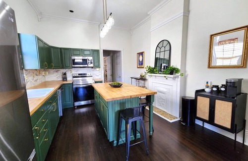 Mid-City House | Vintage Mid-City Gem