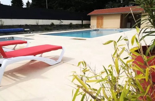 Saint-Bonnet-le-Chateau House | Vintage Mobilhome Cottage Continental 2 bedrooms Covered terrace 4 persons