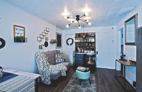 Mullan Apartment | Vintage Motel Riverside Apt. #7