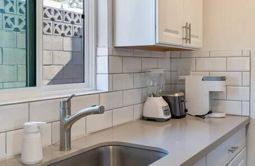 Encanto Apartment | Vintage Old Hollywood Charm in Prime PHX Location