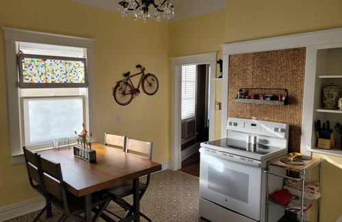 Grand Junction House | Vintage Parlor Close to CMU and Hospital