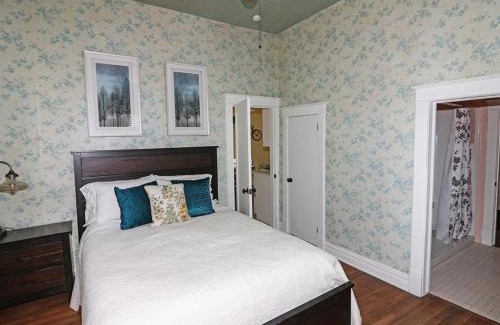 Grand Junction House | Vintage Parlor home