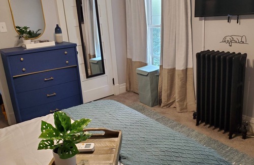 St. Charles Apartment | Vintage Pet Friendly Apt /5 blks to Fox River/ FREE WIFI, Parking, Laundry
