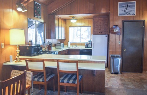 Soda Springs Ski Chalet | Vintage Pines Chalet: Cozy 3-bedroom home in lovely Soda Springs