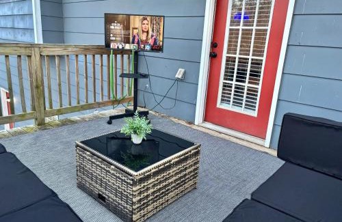 Church Street House | Vintage Queen Suite - 7 Mins From ATL Airport