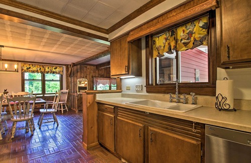 Skylark Beach House | Vintage Schroon Lake Farmhouse w/Private Beach!