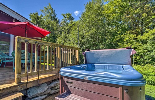 Wilmington Ski Chalet | Vintage Ski Cabin w/ Hot Tub. Close to Mt. Snow and Lake Raponda.