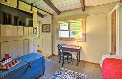 Wilmington Ski Chalet | Vintage Ski Cabin w/ Hot Tub. Close to Mt. Snow and Lake Raponda.