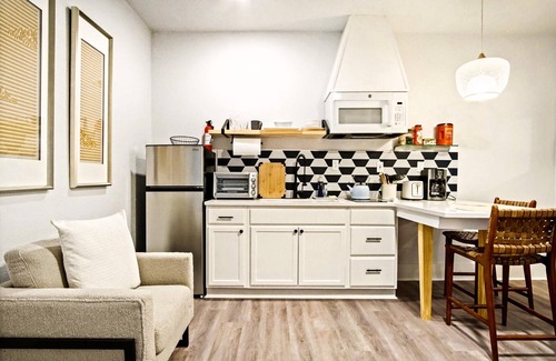 Central Oklahoma City Apartment | Vintage Studio 6min-plaza Dist Full Kitchen