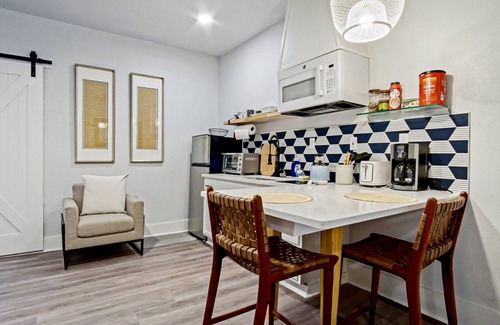 Central Oklahoma City Apartment | Vintage Studio 6min-plaza Dist Full Kitchen