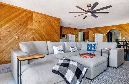 Leesville House | Vintage Sunrise House | Lake Murray BIG Views