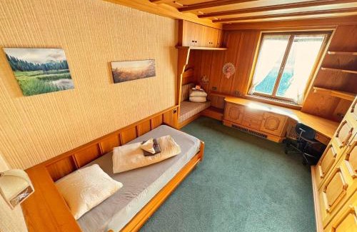 Pradl Apartment | Vintage Tirol Apartment
