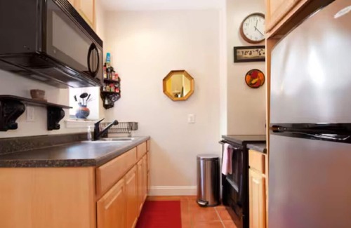 Fells Point House | Vintage Townhome/Heart of Fells Point