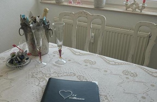 Hueckelhoven Apartment | Vintage Traum