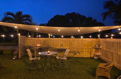 Rock Ridge House | Vintage Vero Bungalow