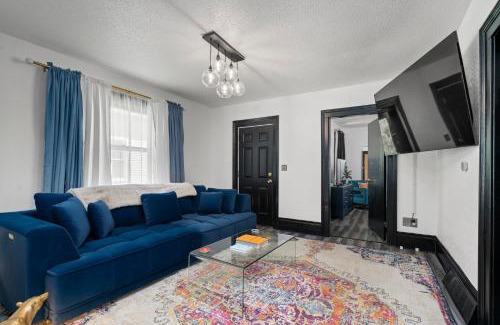 Traverse City House | Vintage Vibes Duplex Downtown Beach AC Restaurants