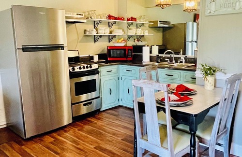 Cordova House | Vintage Villa Guesthouse