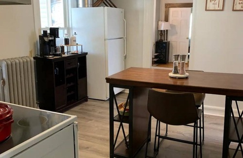 Manchester Apartment | Vintage2-bedroom apartment in superb Manchester, In Unit Laundry Room