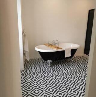 Arvert House | Vintagesuitehome