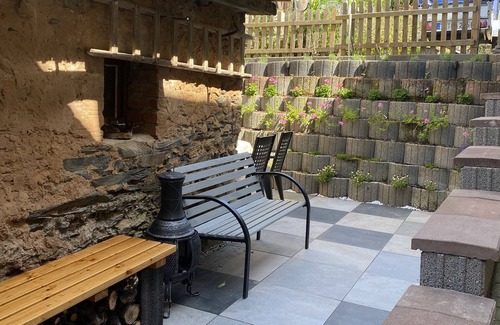 Fell Cottage | Vintner's cottage beautiful vineyard trails + slate mining tour 9 km to Trier