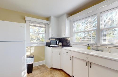 Hendersonville House | Vintner's Cottage