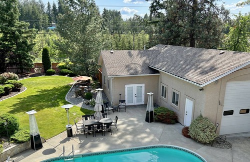 Southeast Kelowna Bed & Breakfast | Vintner's Nook B&B