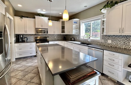 Southeast Kelowna Bed & Breakfast | Vintner's Nook B&B