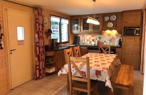 Chatel Apartment | Violes 19: apartment facing Lake Vonnes