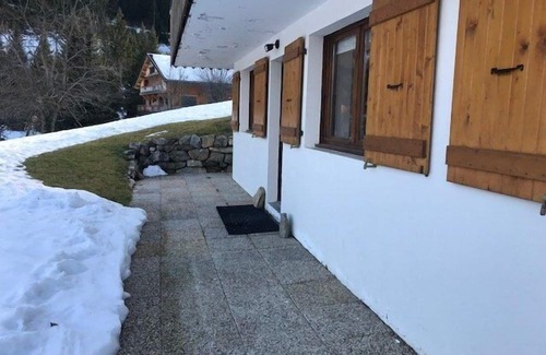 Chatel Apartment | Violes 19: apartment facing Lake Vonnes