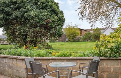 Feltwell House | Violet Cottage