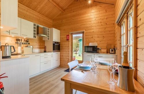 Neatishead Cabin | Violet Lodge | Easy access to Norfolk Broads - Norfolk Holiday Properties.