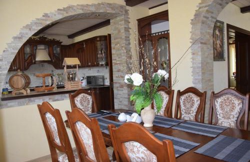 Slavske House | VIOLETTA