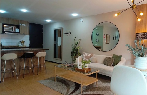 La Mariscal Apartment | VIP Apartment: 2Bedrooms + (Queen+Full)Beds + Balcony + Parking - 7Th FLOOR