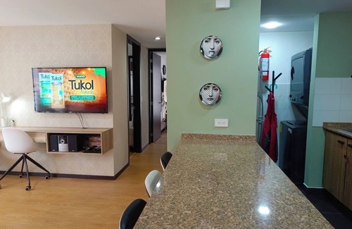 La Mariscal Apartment | VIP Apartment: 2Bedrooms + (Queen+Full)Beds + Balcony + Parking - 7Th FLOOR