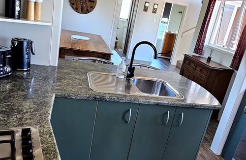 Waihau Bay House | VIP boat trailer park at ramp included. large spacious house. free wifinnn