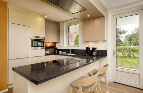 Municipality of Emmen House | VIP-Cottage für 12 Personen