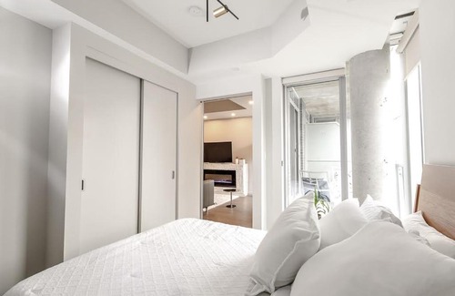 Byward Market - Parliament Hill Apartment | ViP Downtown Luxury 1 Bedroom With Underground Parking