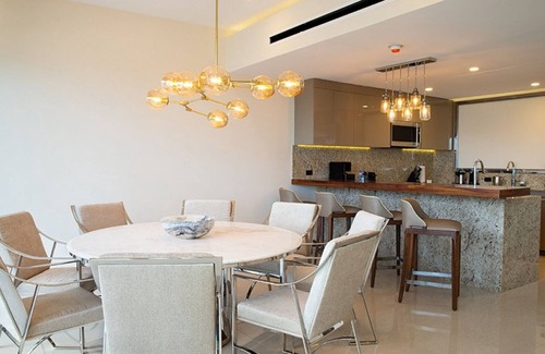Punta Sam Resort | VIP Member Acces✩💎3BR Paradise Loft✨Split-Level Luxury✈️Near Airport & Downtown