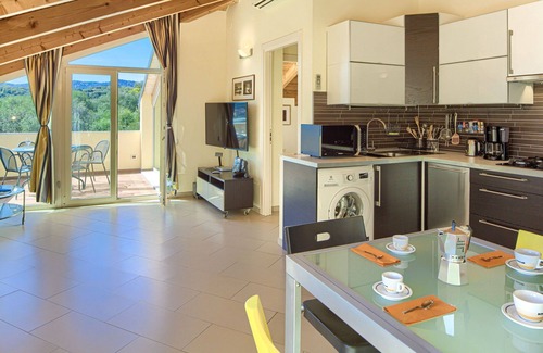 Diano Marina Apartment | ViP Panorama 2 - apartment in modern Hi-Tech villa, with Jacuzzi and pool, sea-view