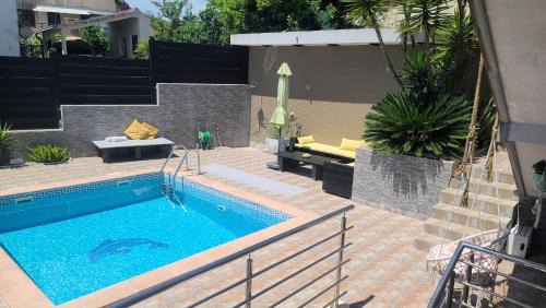 Kumbor Apartment | VIP Villa with Private Pool & Parking
