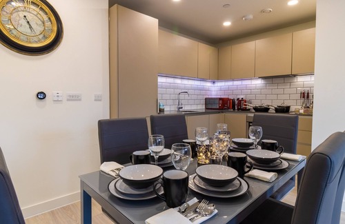 Bedford Apartment | Virexxa Bedford Centre - Deluxe Suite - 2Bed Flat with Free Parking & Gym