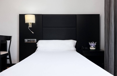 Huerta de Santa Teresa Hotel | Virgen de los Reyes Hotel