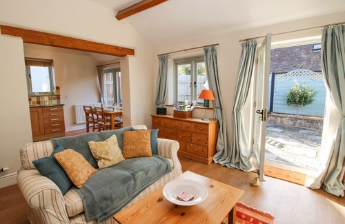 Acton Burnell Cottage | VIRGINIA COTTAGE, pet friendly, with open fire in Acton Burnell