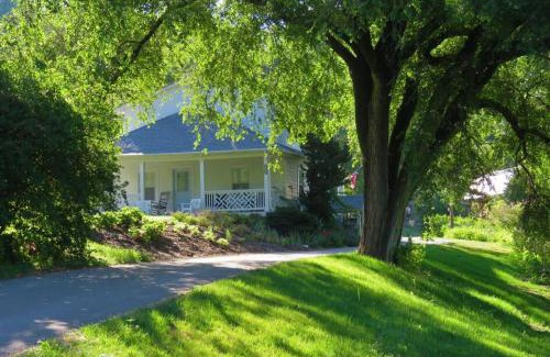 Troutville House | Virginia Country Cottage, GREAT Location, Pets