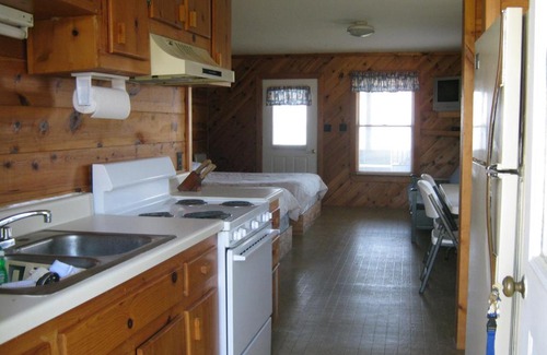 Quinby Resort | Virginia Landing Camping Resort Cabin 2
