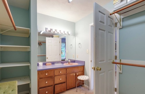 Cave Spring House | Virginia Retreat w/ Deck, 7 Mi to Downtown Roanoke