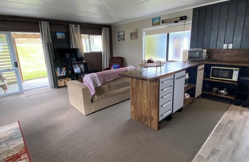 Karkari Peninsula Cottage | Virtues Beach Bach