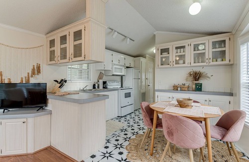 Monteagle Cottage | Visit 100 Aker Woods and Stay at Winnie Cottage!