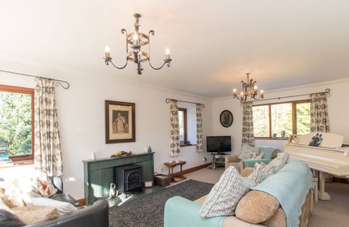 Lowick House | Visit Britain Gold standard cottage - stunning, spacious and stylish. WiFi