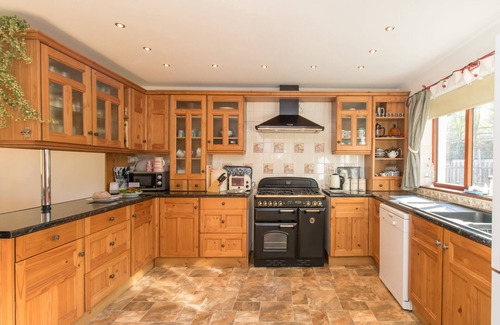 Lowick House | Visit Britain Gold standard cottage - stunning, spacious and stylish. WiFi